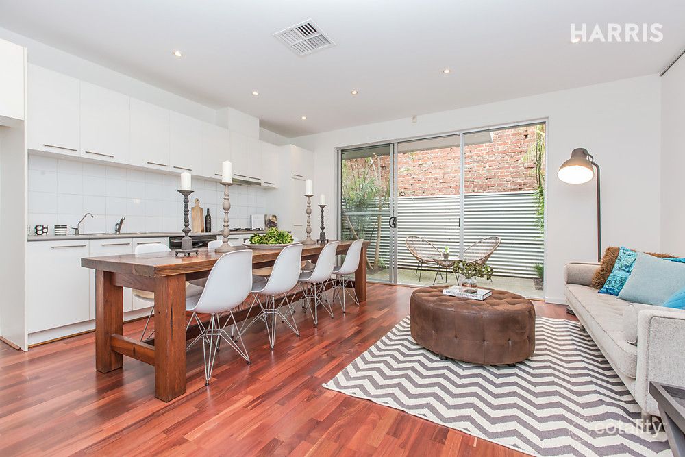 28 Hobsons Pl, Adelaide, SA 5000