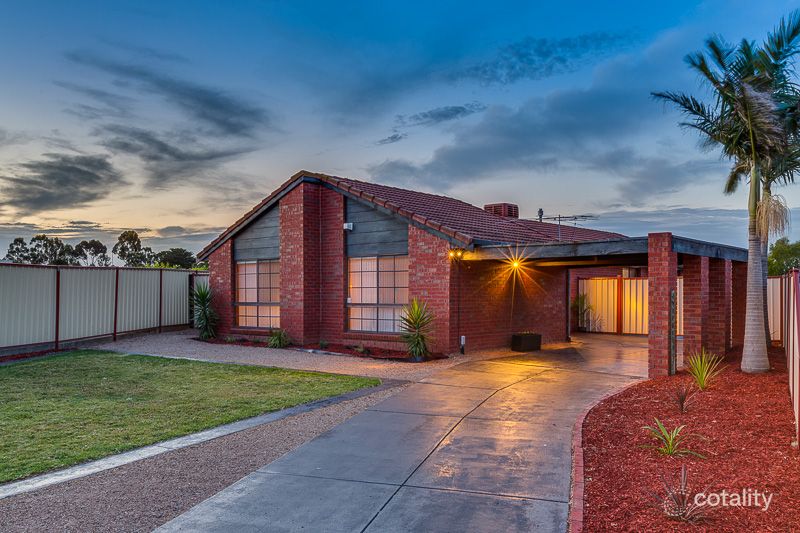 15 Snowdon Cl, Keilor Downs, VIC 3038