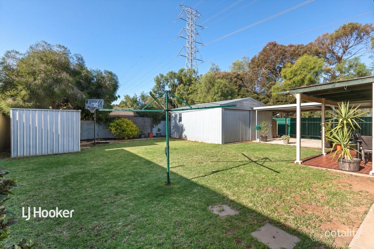 30 Wakeling Cres, Parafield Gardens, SA 5107