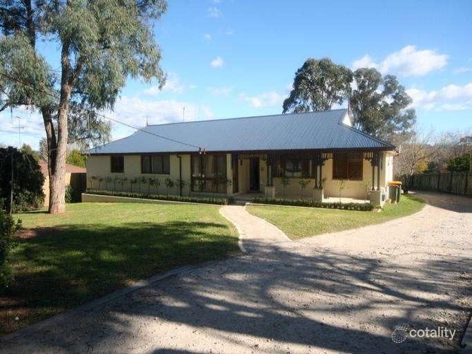 857 Montpelier Dr, The Oaks, NSW 2570