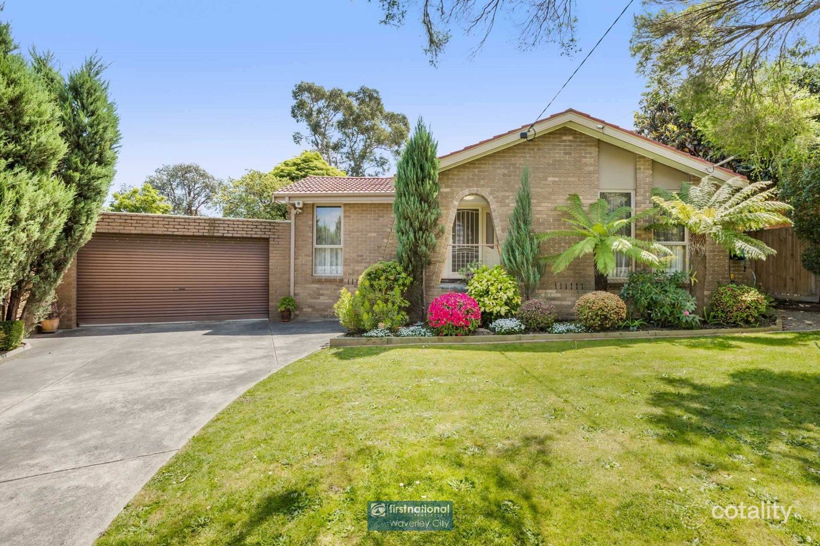 13 Cezanne Cres, Wheelers Hill, VIC 3150