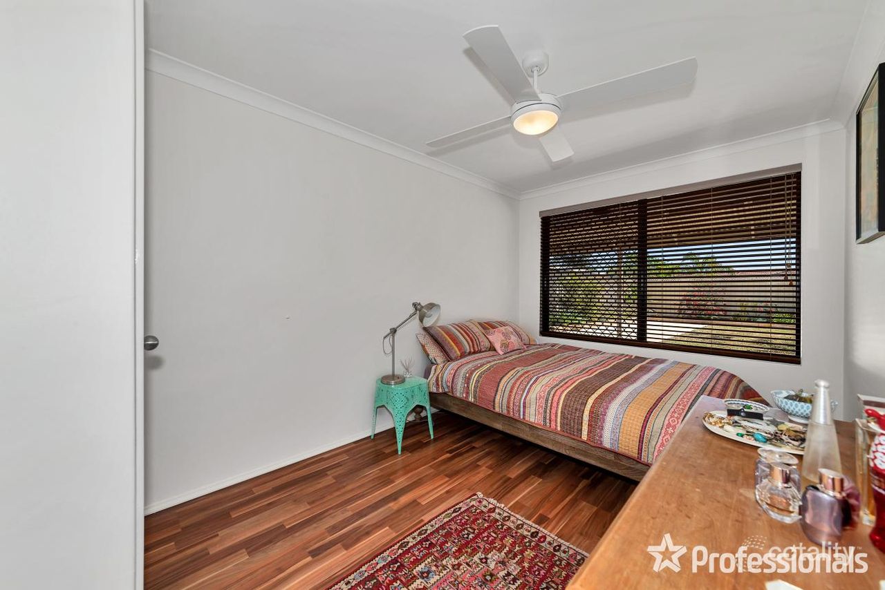 22 Holcombe Rd, Warnbro, WA 6169