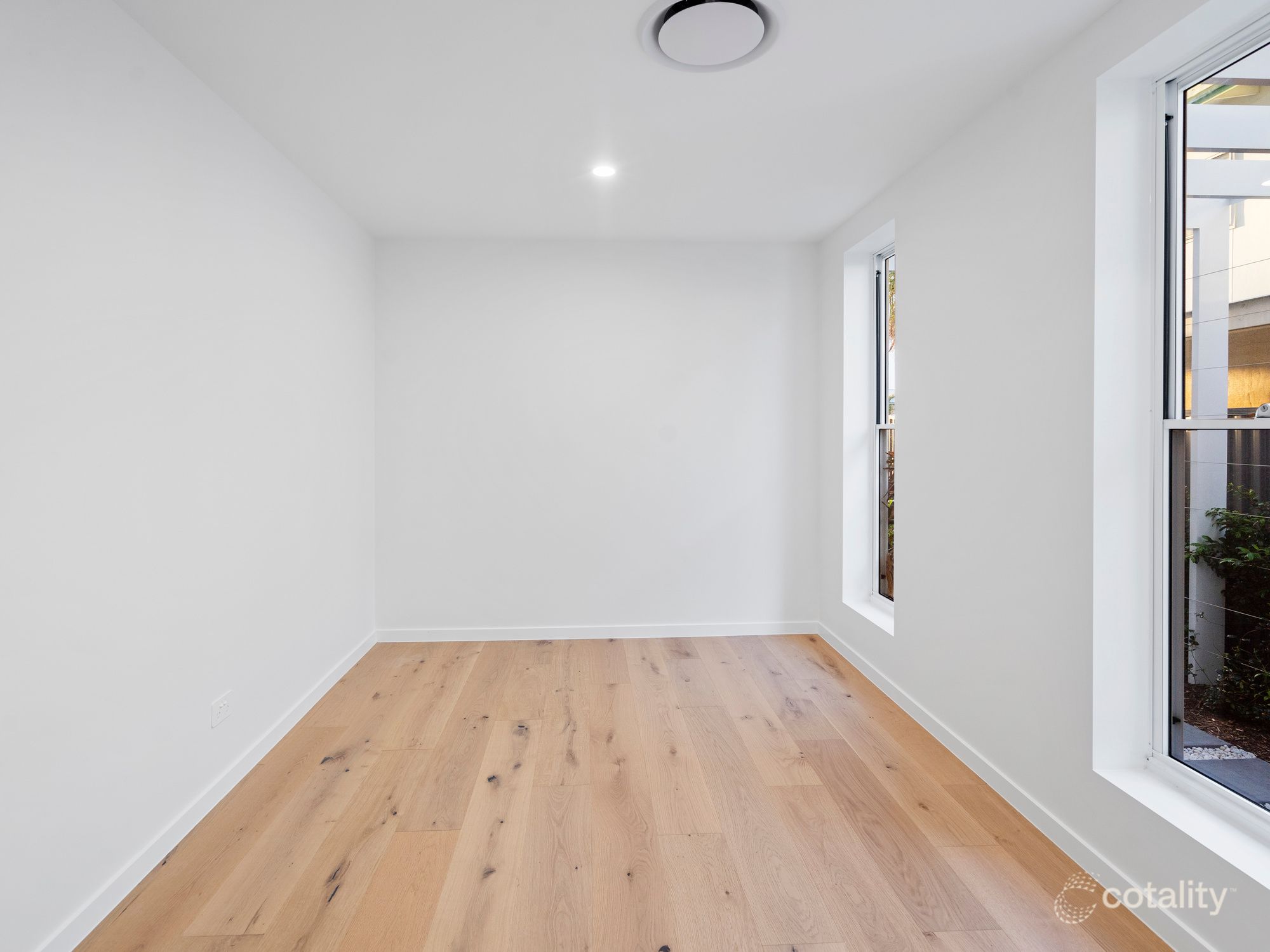 2/15 Canal Ave, Runaway Bay, QLD 4216