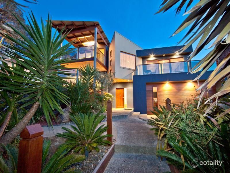 8 Barossa Ct, Mount Martha, VIC 3934