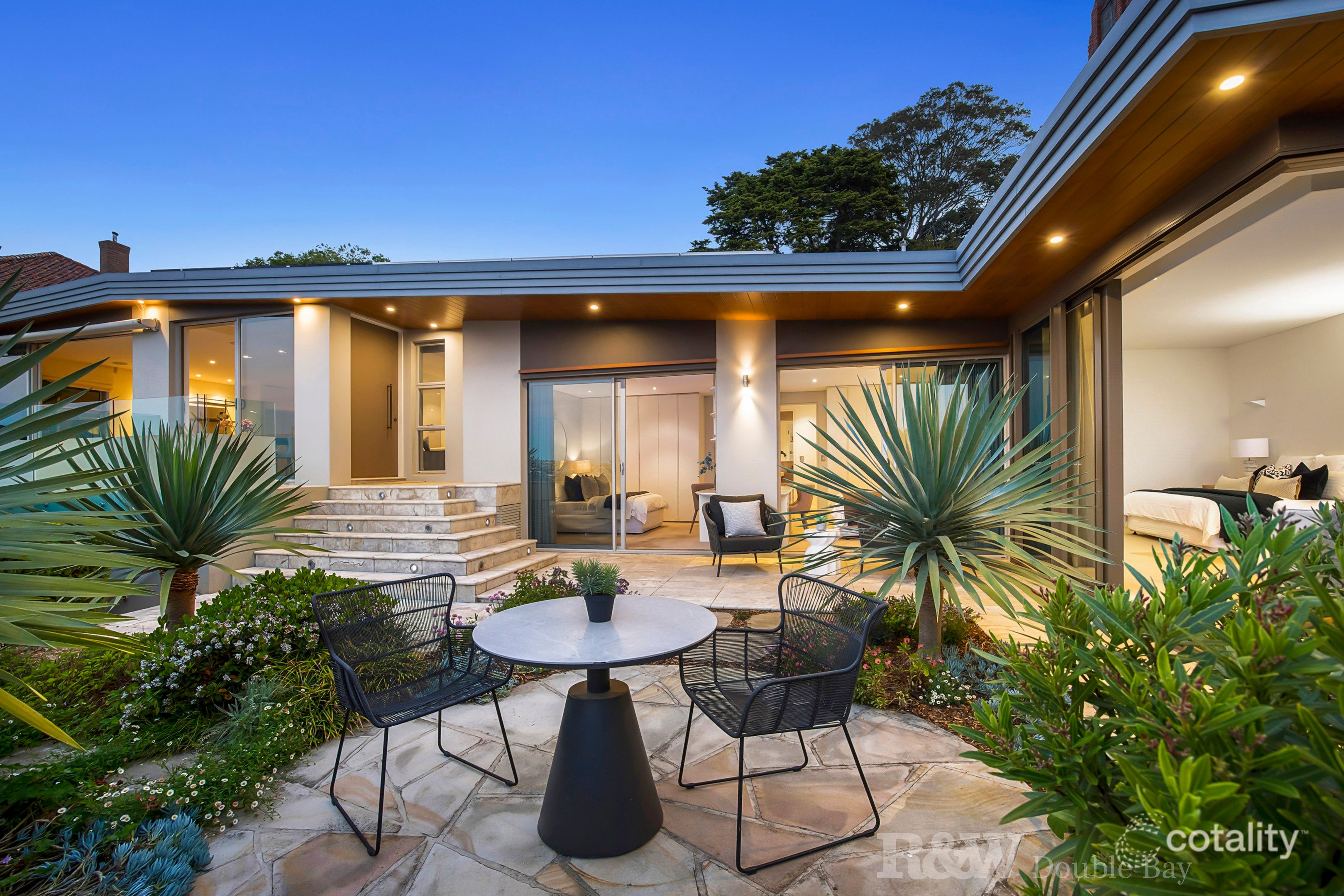 37 Drumalbyn Rd, Bellevue Hill, NSW 2023