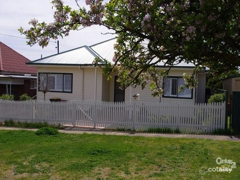 36 Wade St, Crookwell, NSW 2583