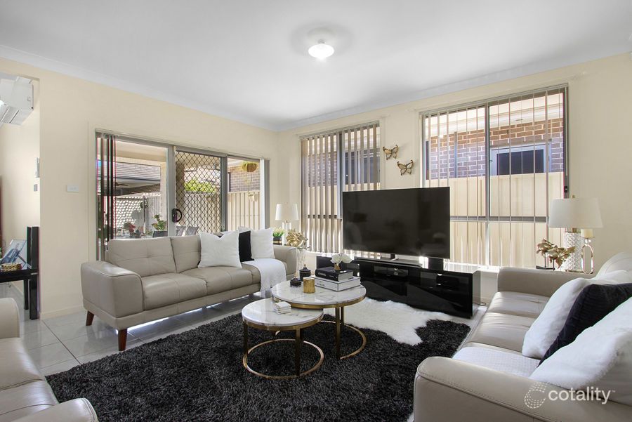 15 Follet Ave, Middleton Grange, NSW 2171