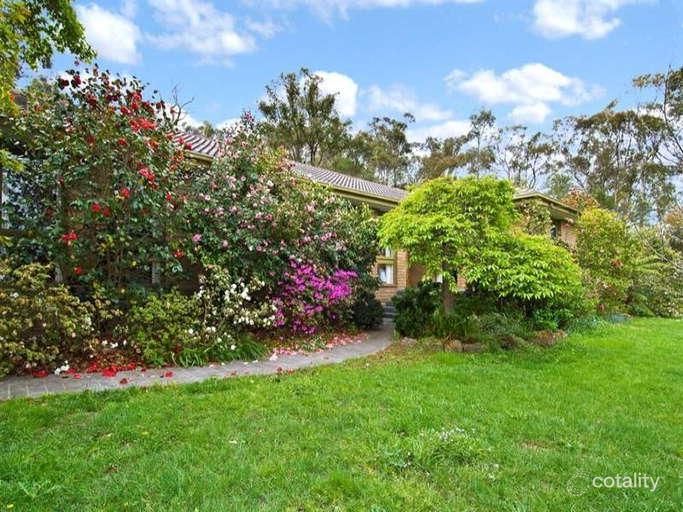 17 Caroline Cres, Hurstbridge, VIC 3099