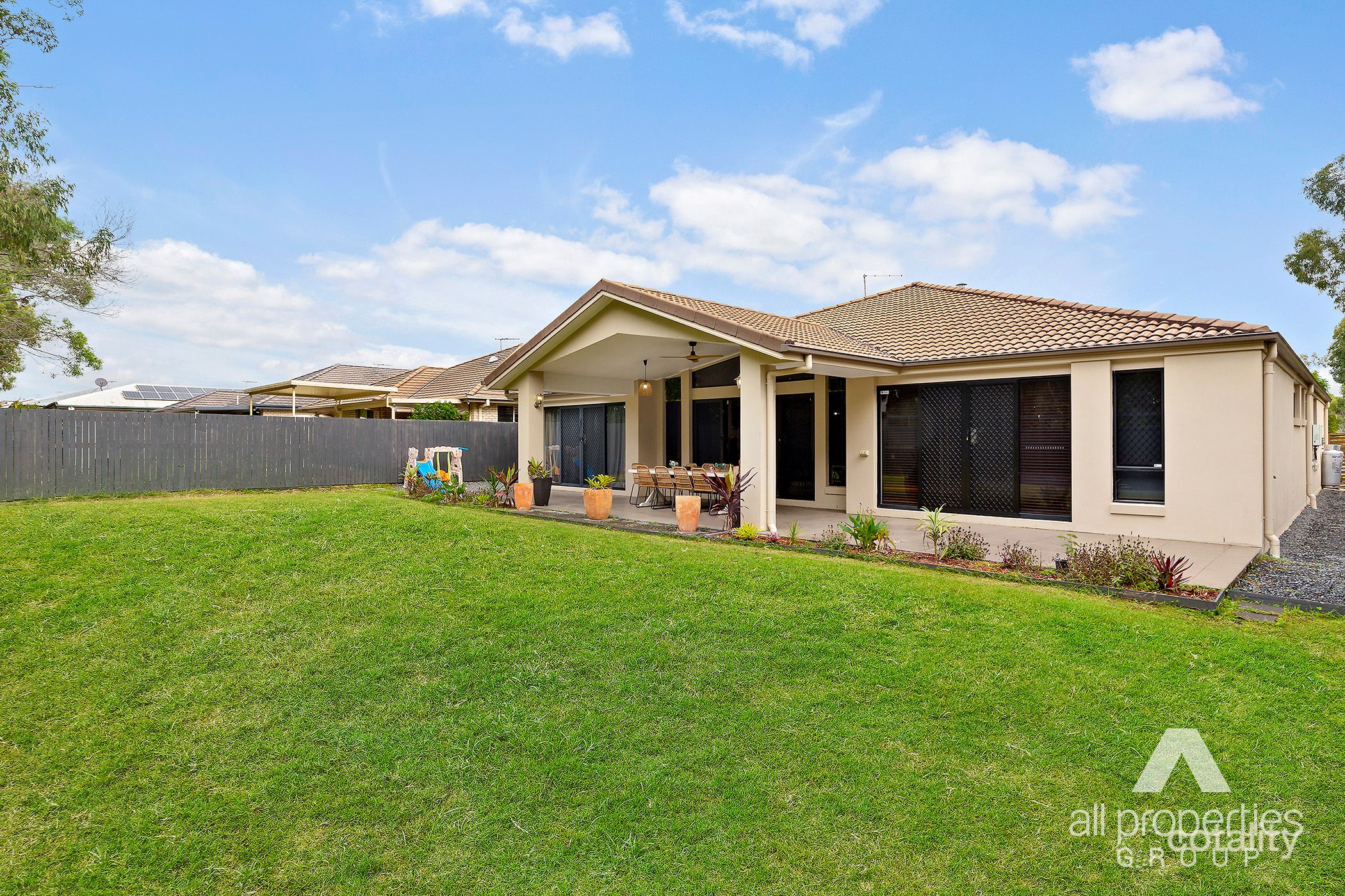 25 Lorikeet Way, Crestmead, QLD 4132