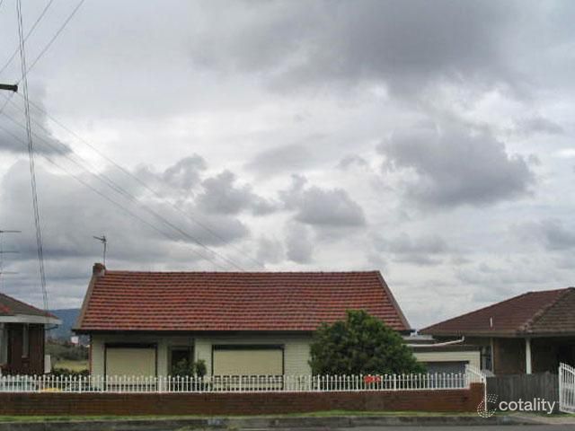 254 Flagstaff Rd, Lake Heights, NSW 2502