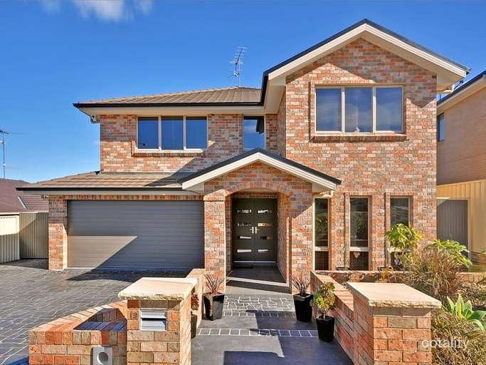 19 Harrison Ave, Harrington Park, NSW 2567