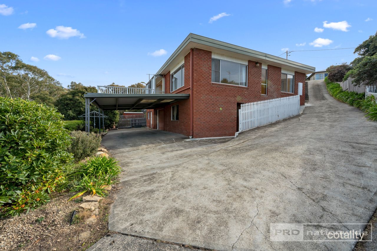 15 Kinarra Cres, Chigwell, TAS 7011
