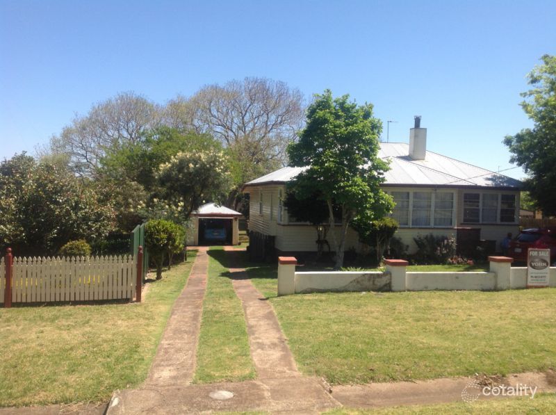 11 John St, East Toowoomba, QLD 4350