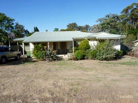 6 Dowsett St, Wandering, WA 6308