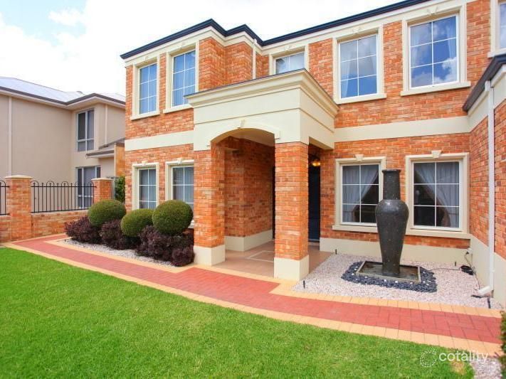 6 Arrowgrass Rd, Canning Vale, WA 6155