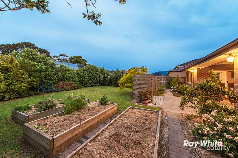 3 Jennifer St, Junction Village, VIC 3977