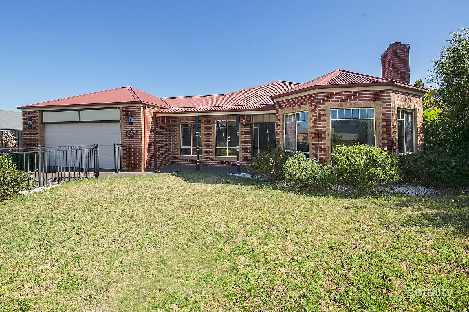 19 Heatherwood Gr, Langwarrin, VIC 3910