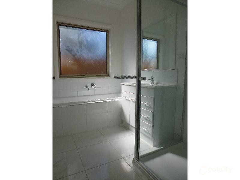 2/26 Huddersfield Rd, Deer Park, VIC 3023
