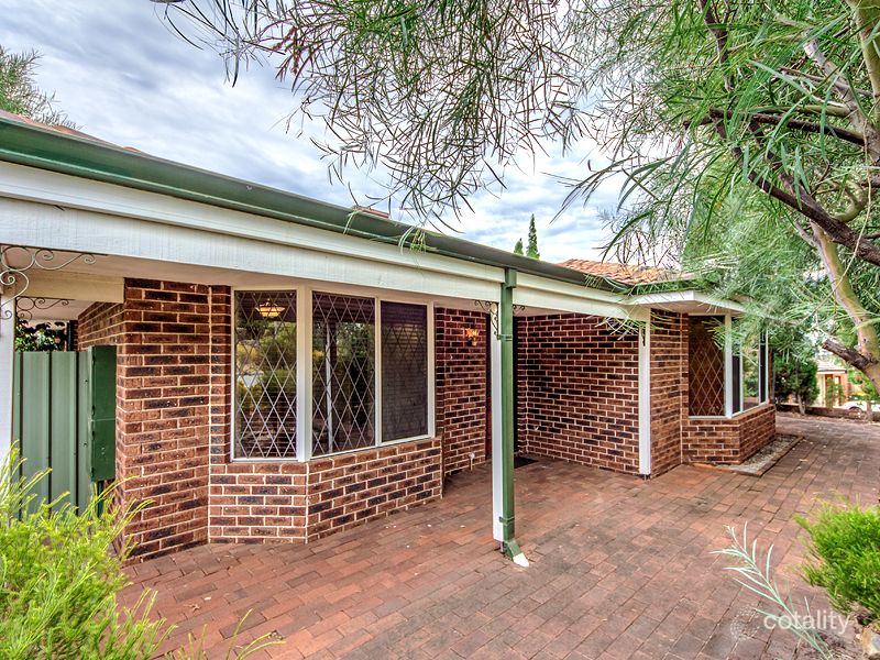 4 Hillside Rd, Mount Richon, WA 6112