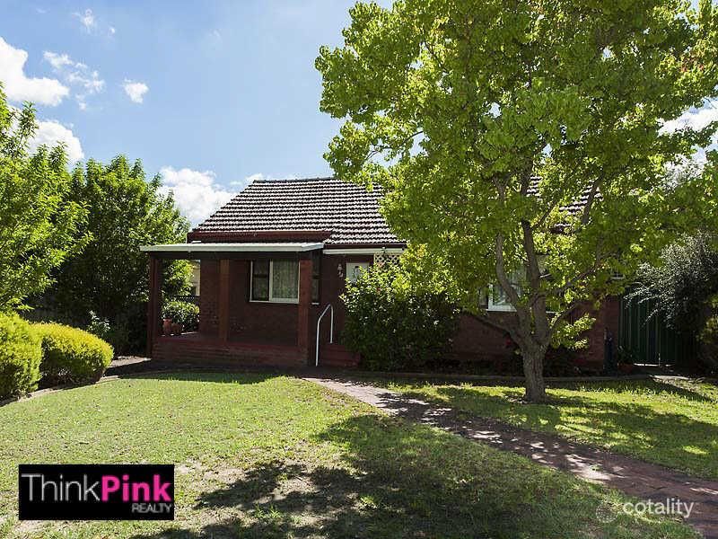 35 Jinda Rd, Koongamia, WA 6056