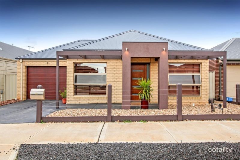 18 Etheridge Rise, Caroline Springs, VIC 3023