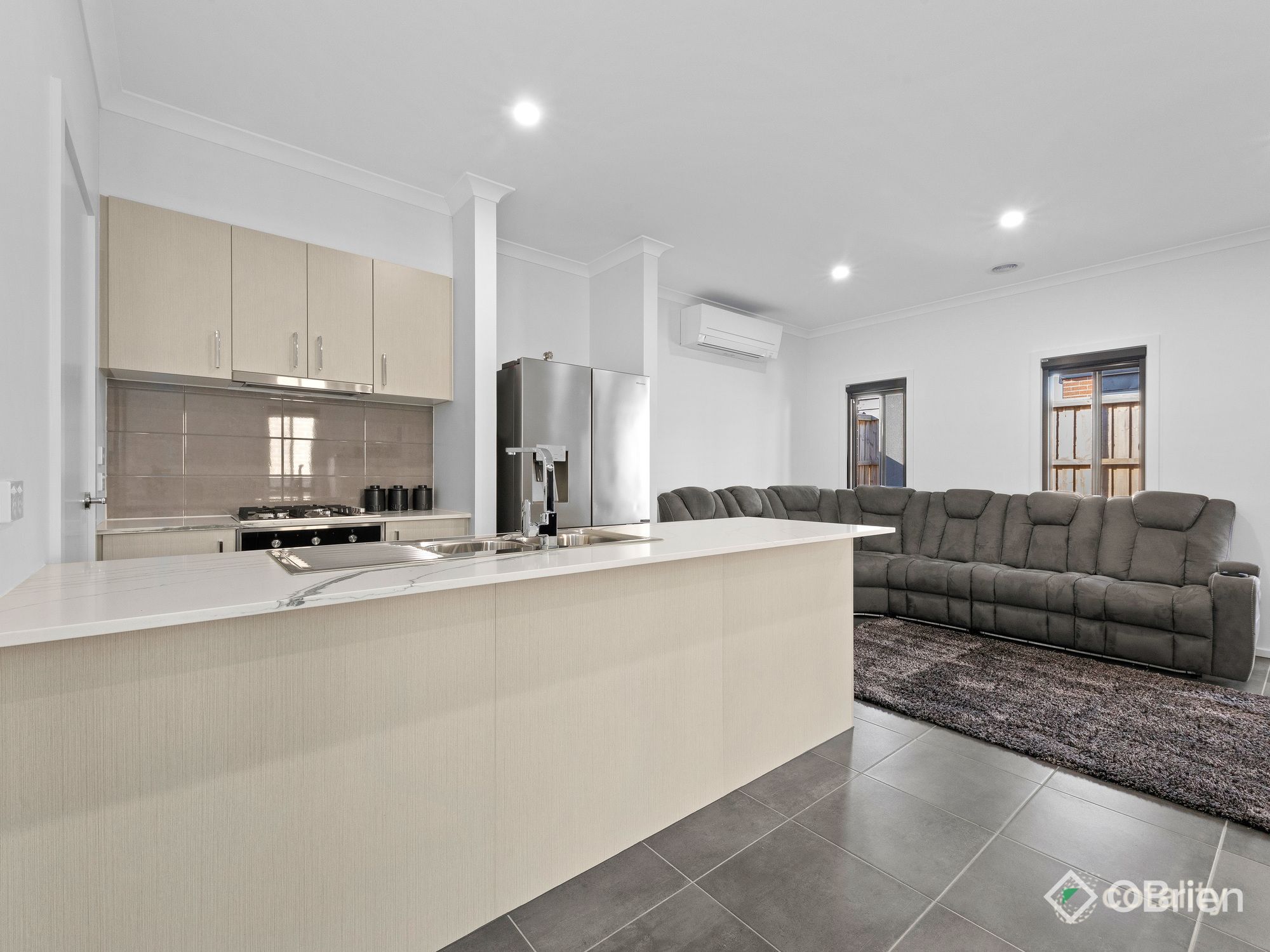 22 Limandus Cres, Cranbourne South, VIC 3977