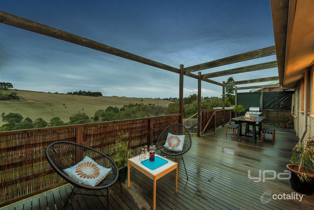 80 Erinbank Cres, Westmeadows, VIC 3049