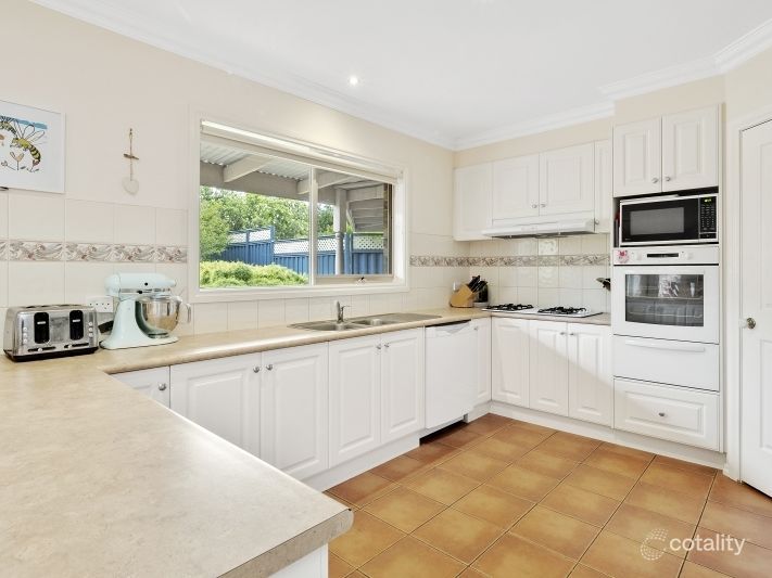 5 Jendalyn Cl, Mount Martha, VIC 3934