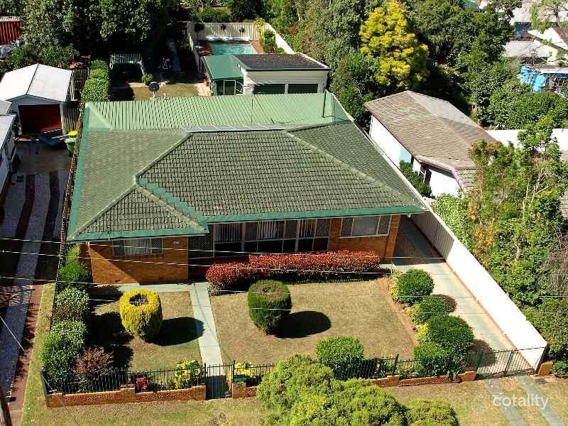 53 Bass St, Centenary Heights, QLD 4350