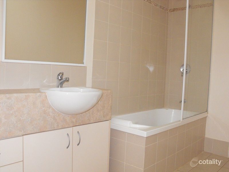 3/4 Christie Ave, Nanum, QLD 4874