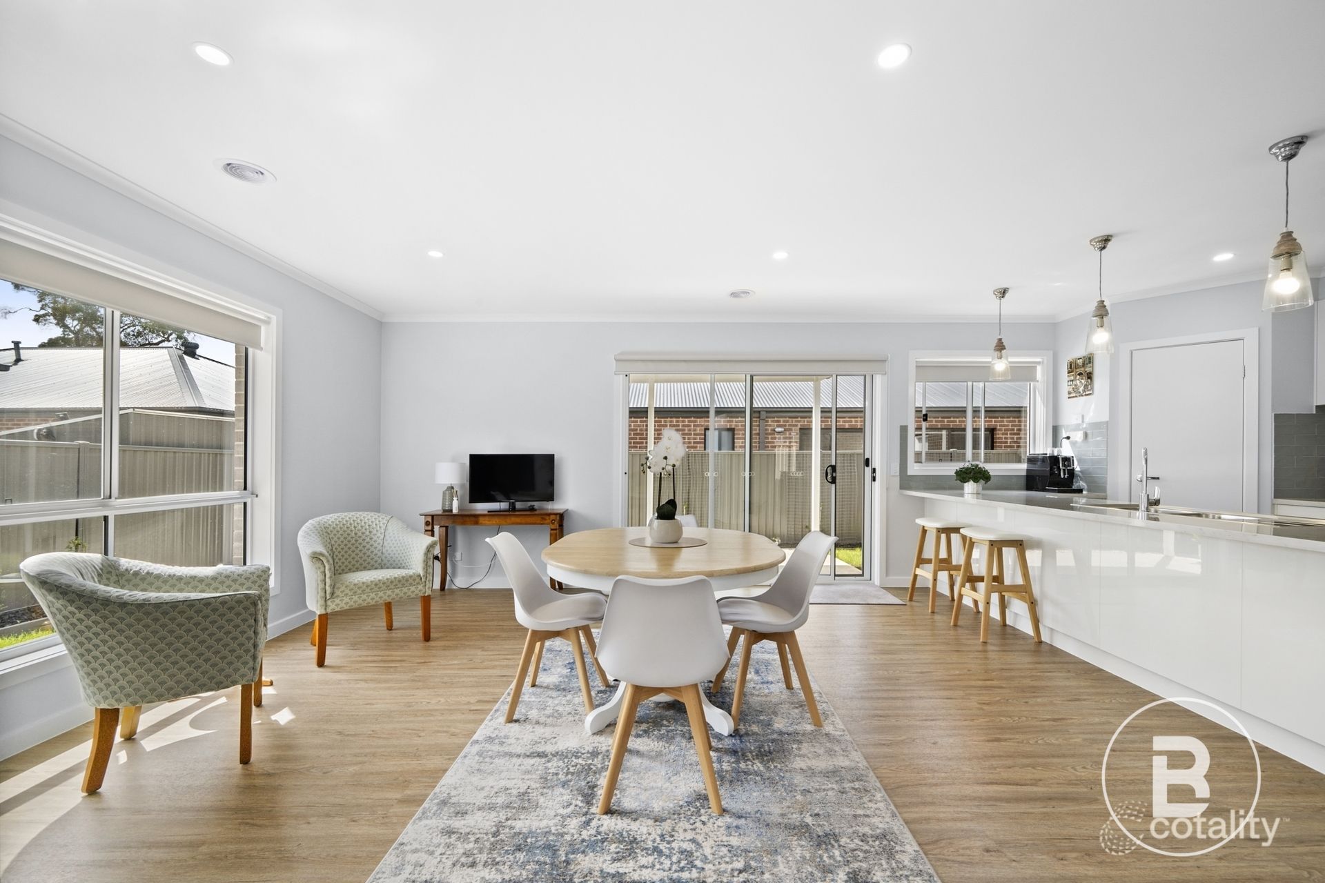 16 Henlix Ct, Mount Clear, VIC 3350