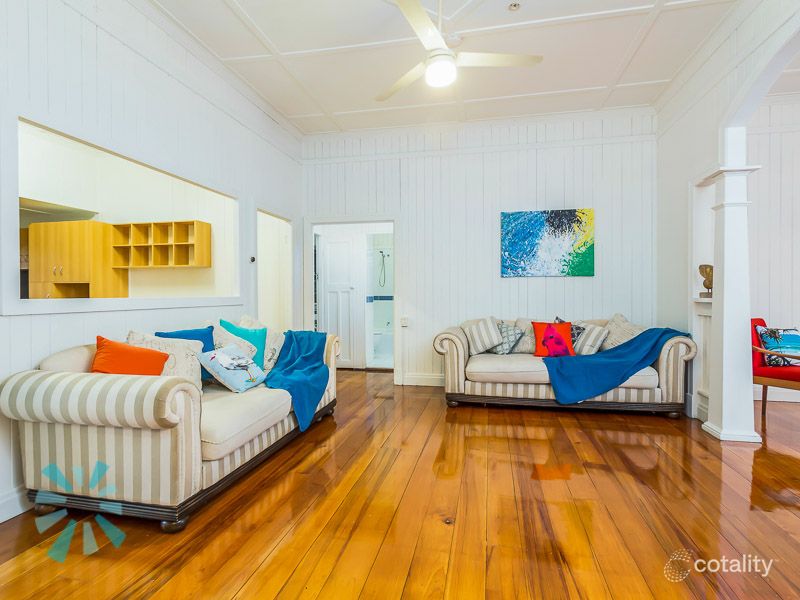 21 Booval St, Booval, QLD 4304