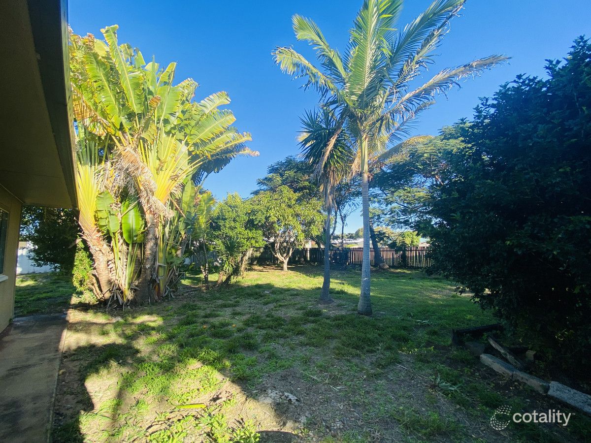 15 Palm Ct, Moore Park Beach, QLD 4670