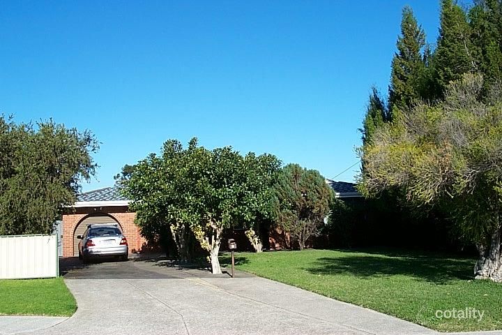 17 Baker Ct, Langford, WA 6147