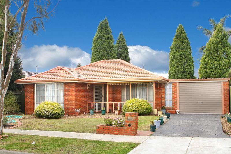 16 Hobson Cres, Mill Park, VIC 3082