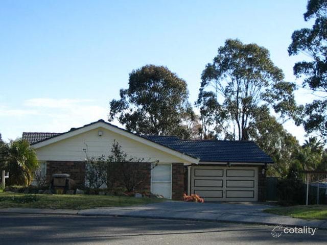 8 Hassett Pl, St Clair, NSW 2759