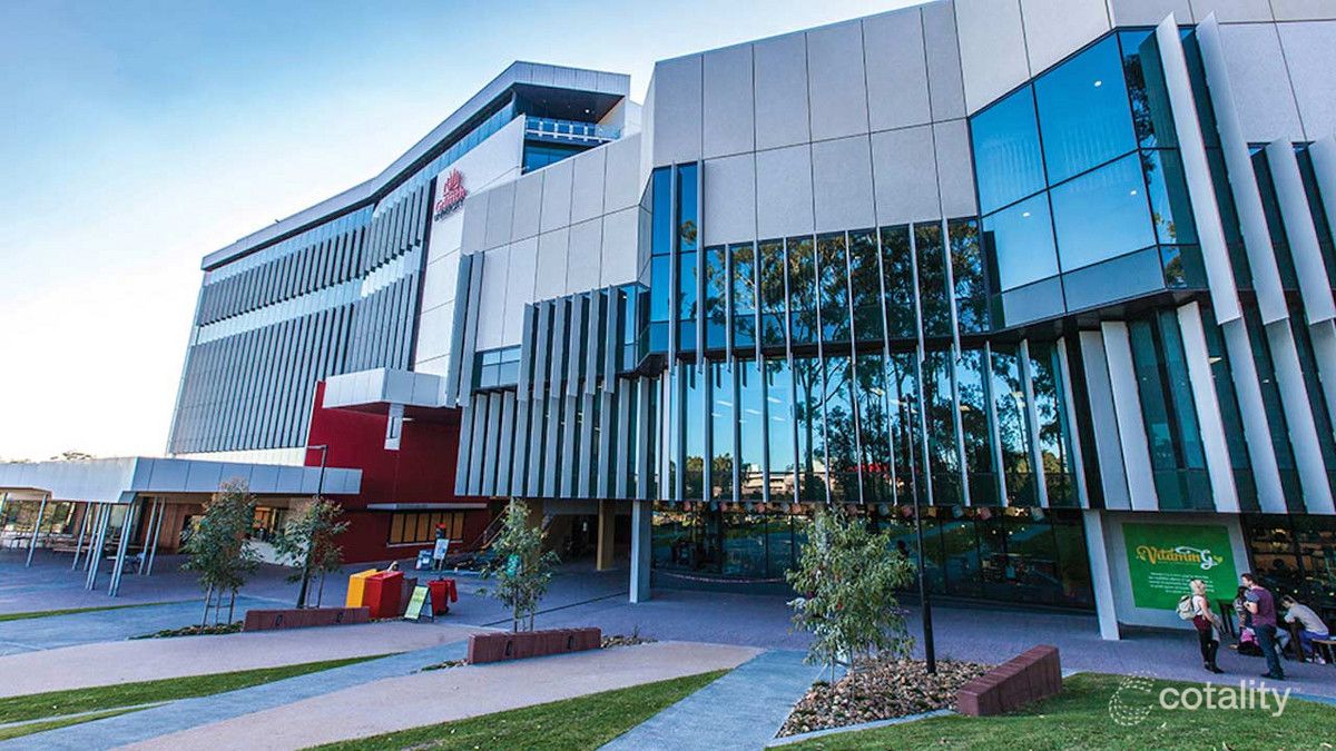 1/144 Marine Pde, Southport, QLD 4215