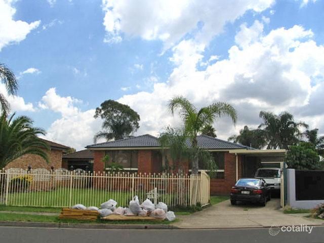 13 Barker St, Bossley Park, NSW 2176