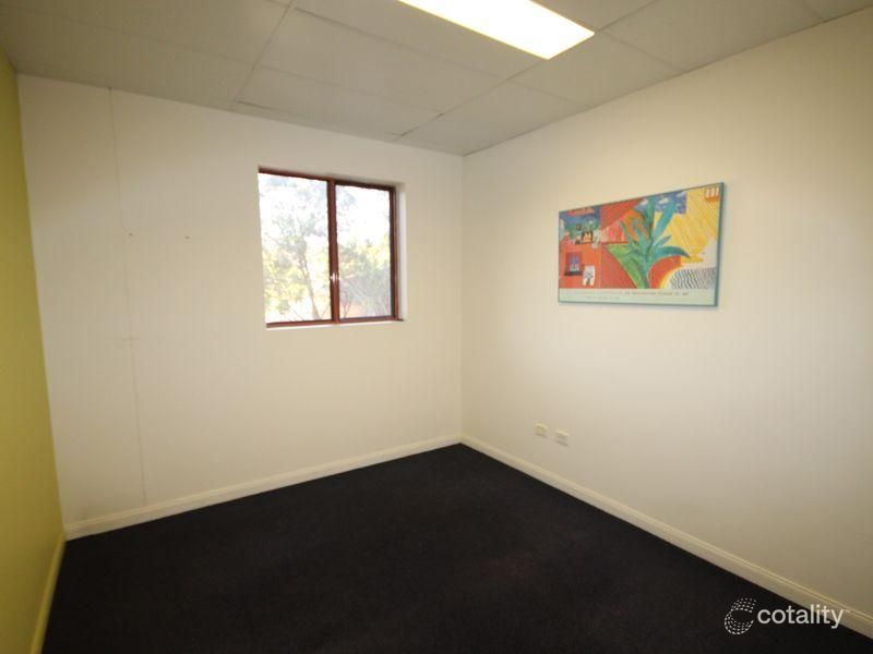 18 Carol Ave, Springwood, QLD 4127