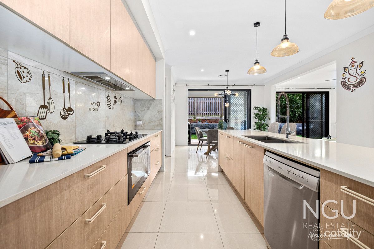 27 Maudsley Cres, Collingwood Park, QLD 4301