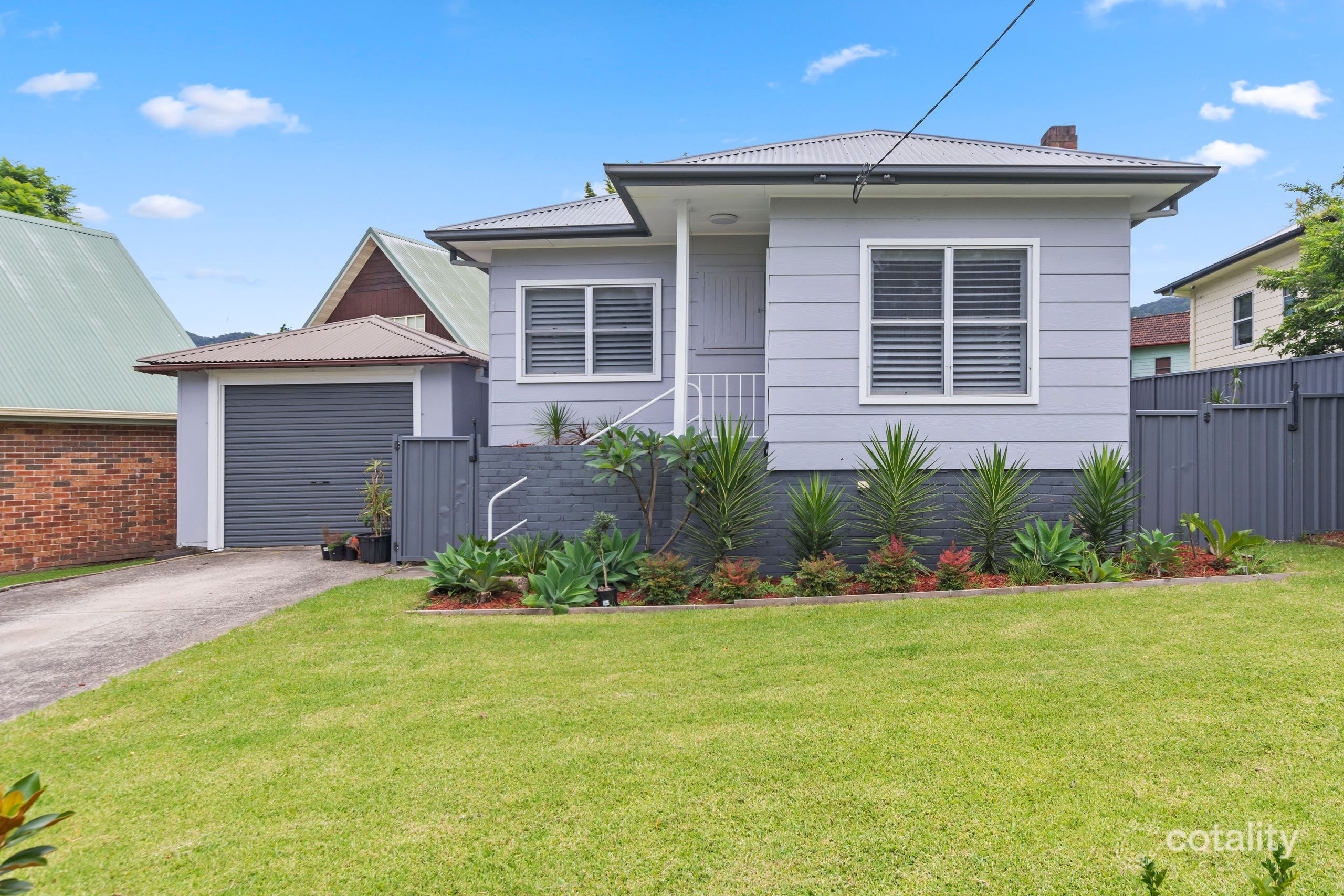 8 Angus St, Fernhill, NSW 2519