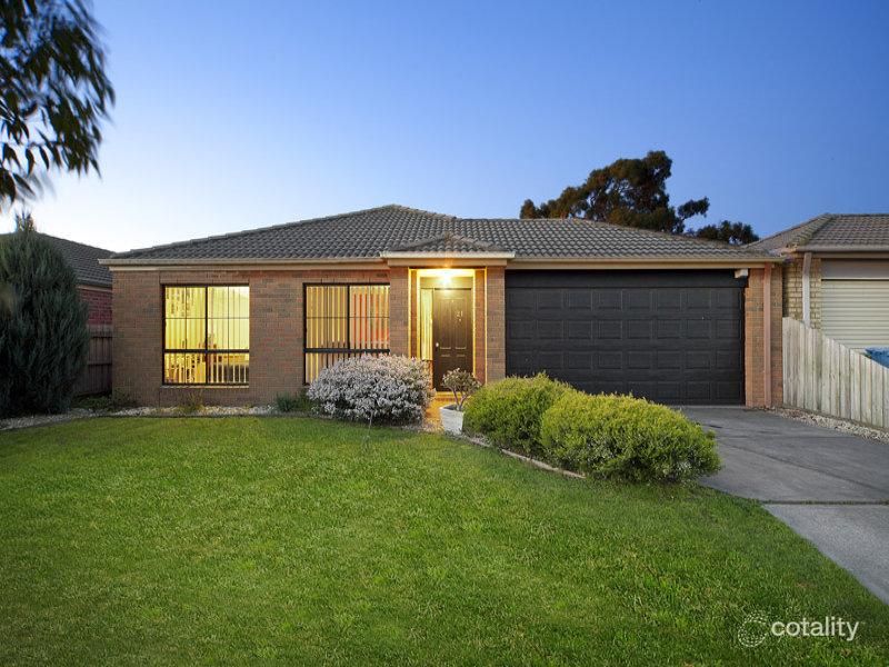 21 Glenora Way, Hampton Park, VIC 3976