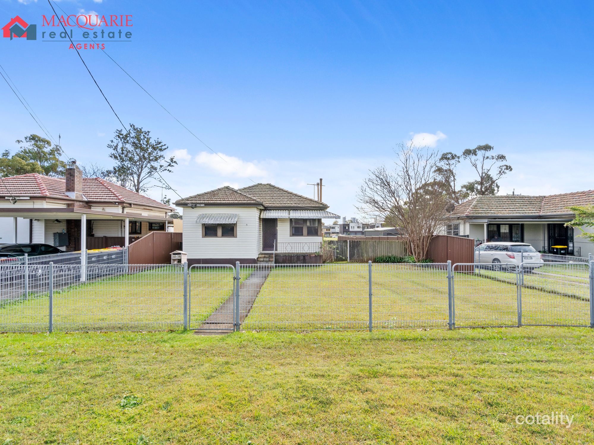 5 Blackwood Ave, Casula, NSW 2170