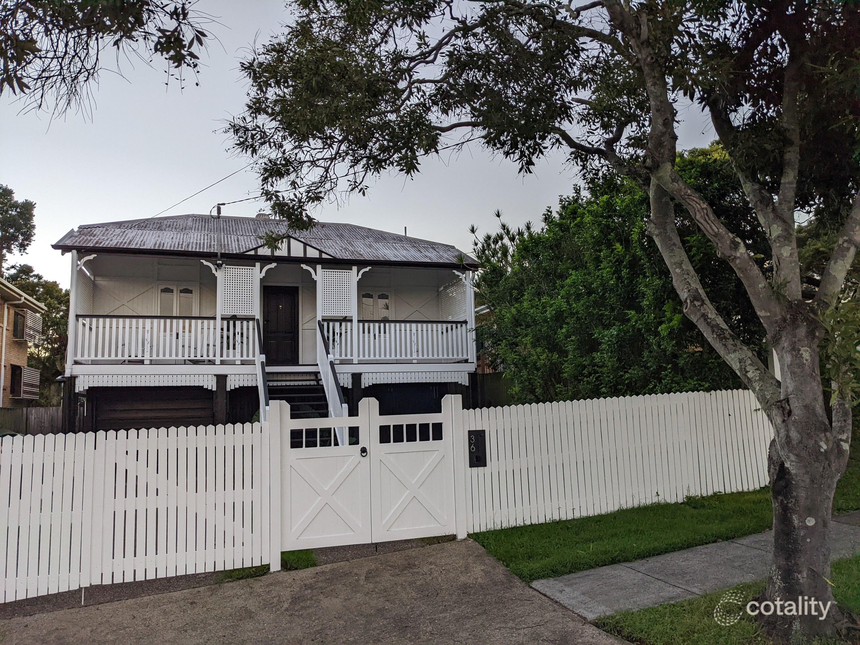 36 Newdegate St, Greenslopes, QLD 4120