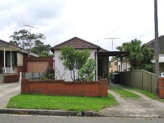 8a Avisford St, Fairfield, NSW 2165