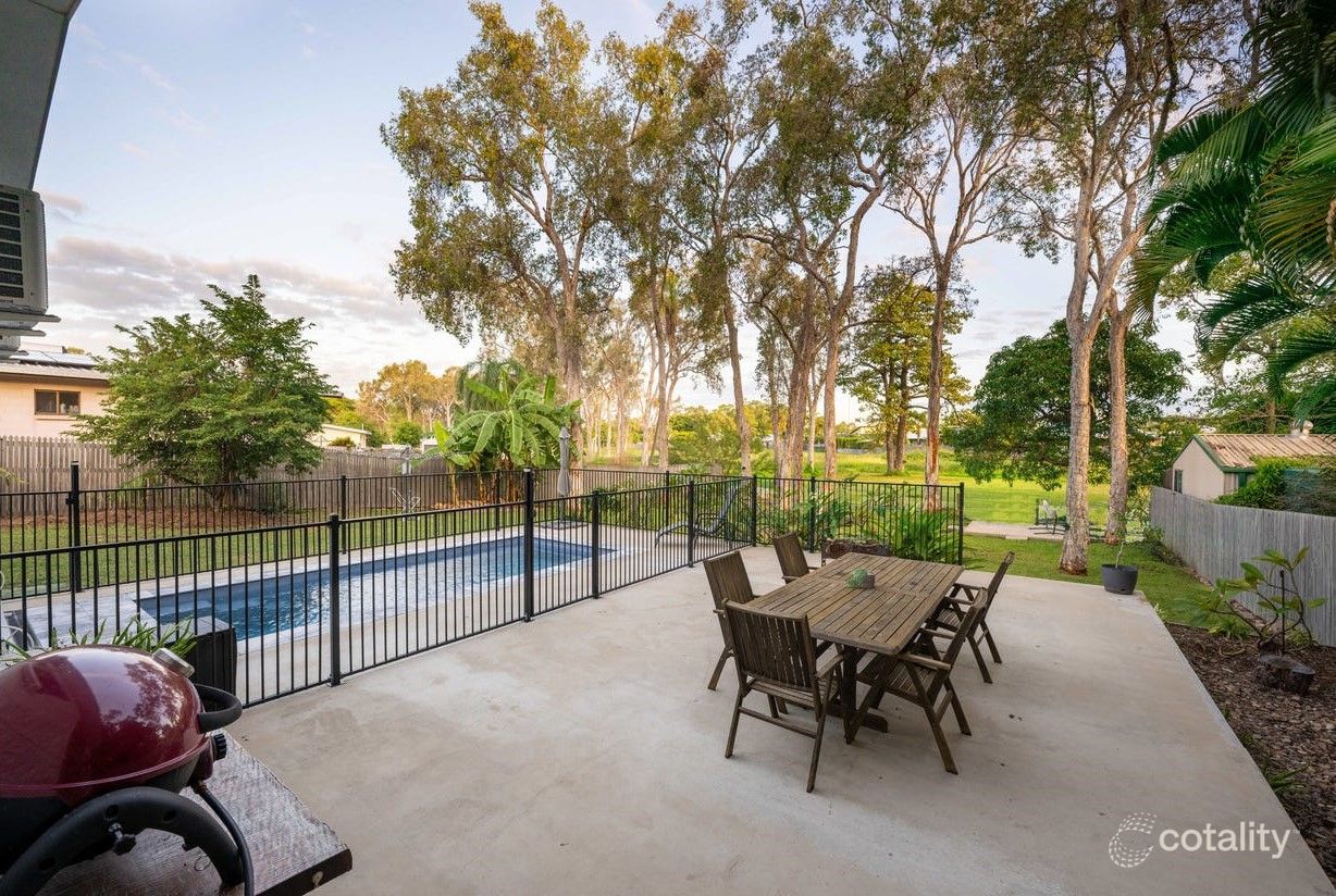 12 Lotus Ct, Bushland Beach, QLD 4818