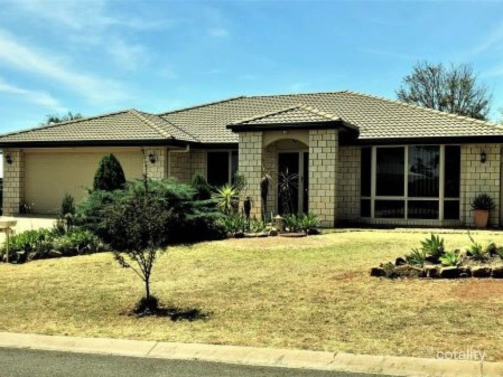 3 Page Ct, Kearneys Spring, QLD 4350