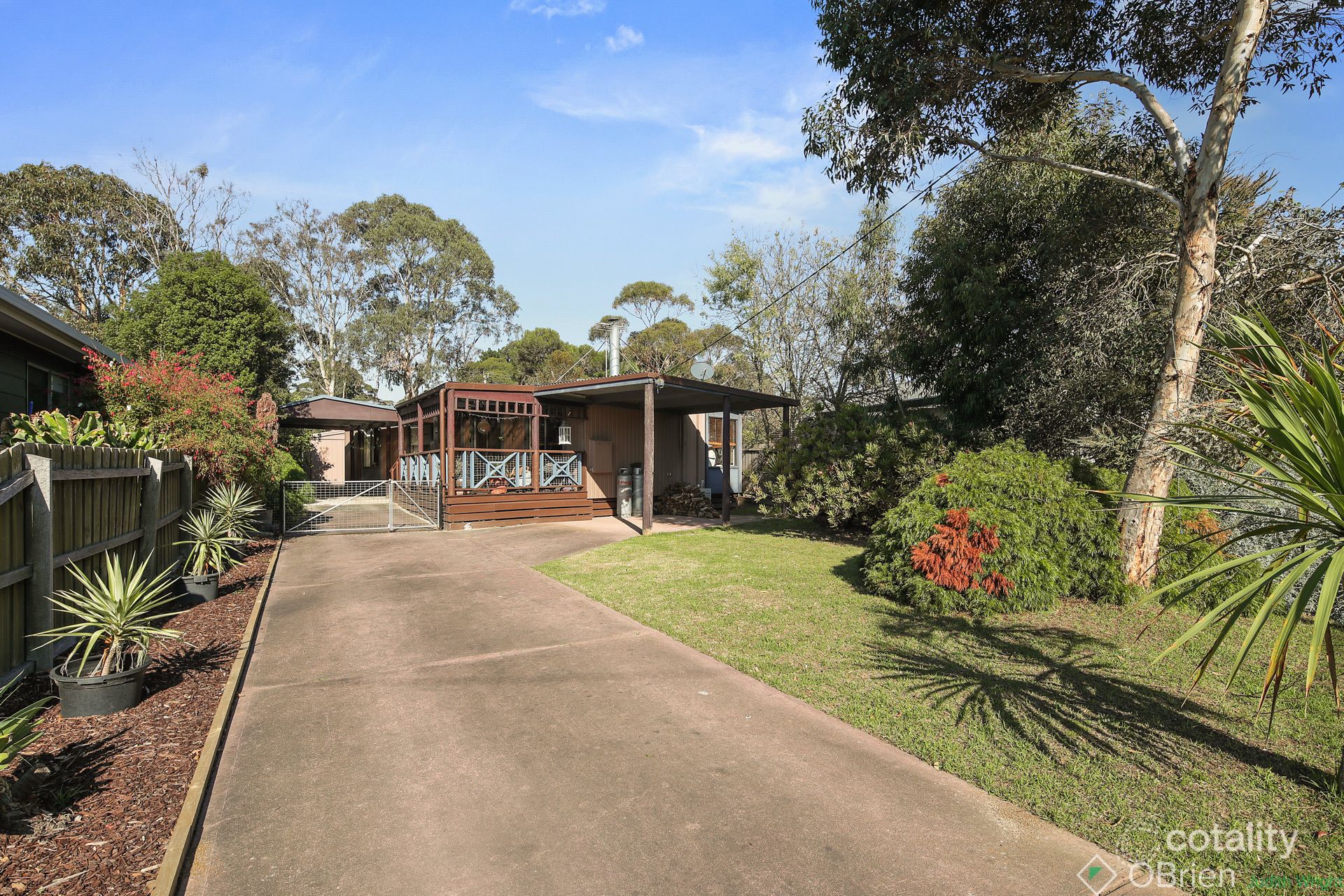 13 Outlook Dr, Cowes, VIC 3922