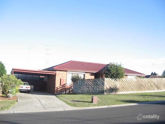 2/5 Inverness St, Endeavour Hills, VIC 3802
