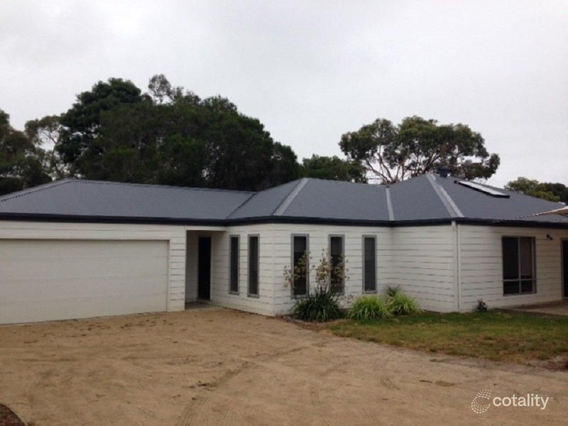 64 Bayview Ave, Rosebud, VIC 3939